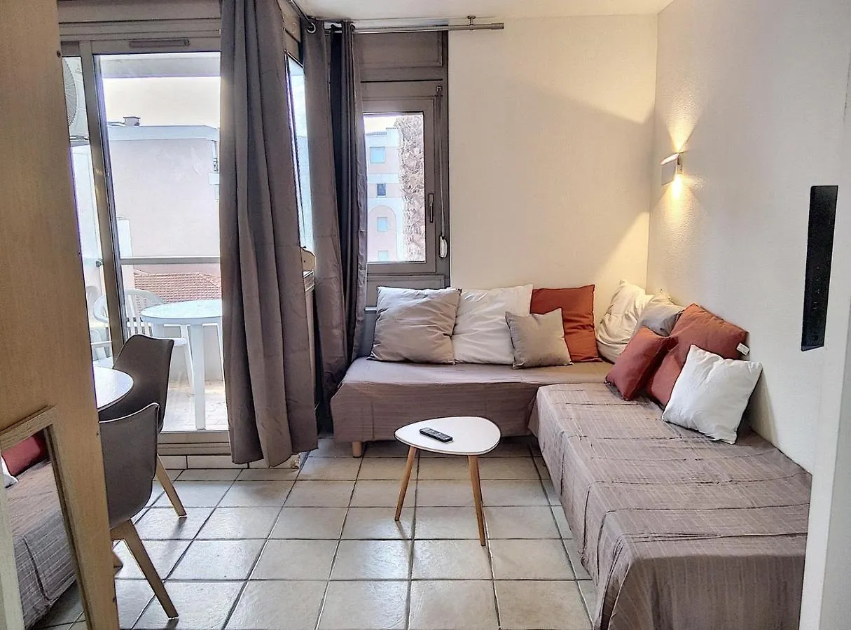 公寓 Residence Graziella Studio 408 胡安莱潘